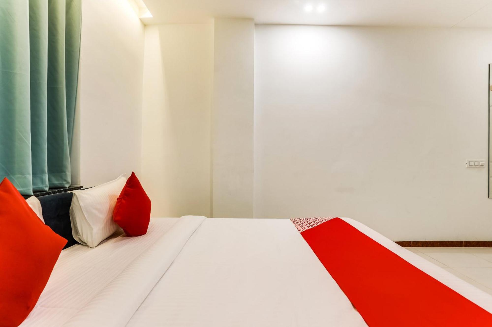 O Omkar Hotel